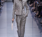 &bdquo;Giorgio Armani Priv&eacute;&ldquo; 2016 m. rudens-žiemos auk&scaron;tosios mados kolekcijos modelis