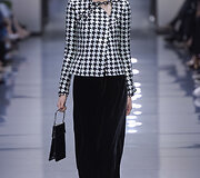 &bdquo;Giorgio Armani Priv&eacute;&ldquo; 2016 m. rudens-žiemos auk&scaron;tosios mados kolekcijos modelis