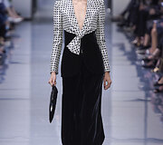 &bdquo;Giorgio Armani Priv&eacute;&ldquo; 2016 m. rudens-žiemos auk&scaron;tosios mados kolekcijos modelis