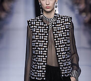 &bdquo;Giorgio Armani Priv&eacute;&ldquo; 2016 m. rudens-žiemos auk&scaron;tosios mados kolekcijos modelis