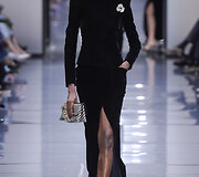 &bdquo;Giorgio Armani Priv&eacute;&ldquo; 2016 m. rudens-žiemos auk&scaron;tosios mados kolekcijos modelis 