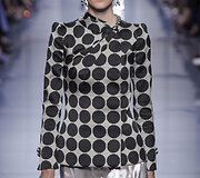 &bdquo;Giorgio Armani Priv&eacute;&ldquo; 2016 m. rudens-žiemos auk&scaron;tosios mados kolekcijos modelis 