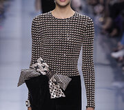 &bdquo;Giorgio Armani Priv&eacute;&ldquo; 2016 m. rudens-žiemos auk&scaron;tosios mados kolekcijos modelis 