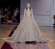 &bdquo;Zuhair Murad&ldquo; 2016 m. rudens-žiemos auk&scaron;tosios mados kolekcijos modelis