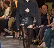 &bdquo;Vetements&ldquo; 2016 m. rudens-žiemos auk&scaron;tosios mados kolekcijos modelis
