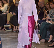 &bdquo;Vetements&ldquo; 2016 m. rudens-žiemos auk&scaron;tosios mados kolekcijos modelis