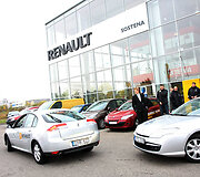 &bdquo;Sostenos&ldquo; atstovai įteikė &bdquo;Žalgirio&ldquo; žaidėjams raktelius nuo naujų &bdquo;Renault&ldquo; modelių