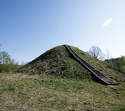 Paverknių piliakalnis