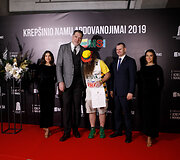 Raudono kilimo svečiai