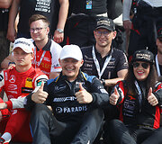 &Scaron;ventinė automobilių rikiuotė prie&scaron; startą