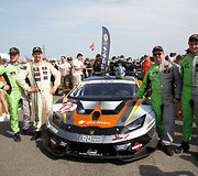 &Scaron;ventinė automobilių rikiuotė prie&scaron; startą