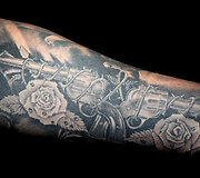 &bdquo;Guns N'Roses&ldquo; tatuiruotė