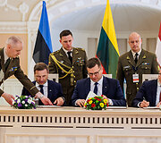 Hanno Pevkuru, Laurynas Kasčiūnas, Andris Sprūds