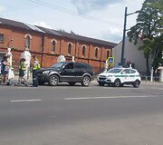 Kaune partrenktas dviratininkas
