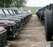 Kariuomenės autoparkas pasipildė visureigiais