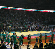 Kauno karių savanorių i&scaron;skleista trispalvė