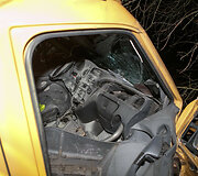Mikroautobuso ir lengvojo automobilio avarija