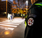 Policijos priemonė prie pėsčiųjų perėjų