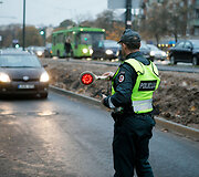Policijos priemonė prie pėsčiųjų perėjų