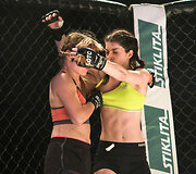 Vera Julieta prie&scaron; Eveliną Puidaitę