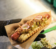 &bdquo;ManGi Hot Dogs&ldquo; de&scaron;rainis
