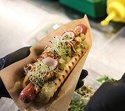 &bdquo;ManGi Hot Dogs&ldquo; de&scaron;rainis
