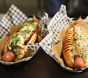 &bdquo;ManGi Hot Dogs&ldquo; de&scaron;rainiai