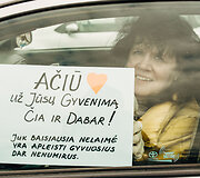 Fotosesijos &bdquo;Linkėjimas medikui pro automobilio langą&ldquo; akimirkos