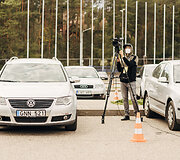 Fotosesijos &bdquo;Linkėjimas medikui pro automobilio langą&ldquo; akimirkos