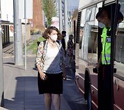 Vie&scaron;ojo transporto kontrolė Vilniuje primena keleiviams dėvėti kaukes