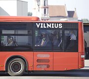 Vie&scaron;ojo transporto kontrolė Vilniuje primena keleiviams dėvėti kaukes