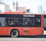 Vie&scaron;ojo transporto kontrolė Vilniuje primena keleiviams dėvėti kaukes