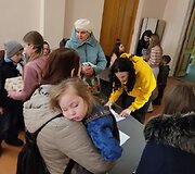 Anksčiau vykusios akcijos &bdquo;Supakuok Kalėdas Ukrainos vaikams&ldquo; akimirkos