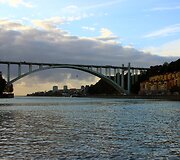 70 metrų auk&scaron;čio Arrabida tiltas