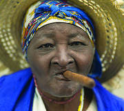 Kubietė, rūkanti cigarą