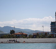 Nors vanduo balandį dar &scaron;altas, yra drąsuolių