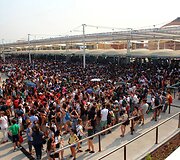 Tokios eilės yra atvykus į EXPO su traukiniu