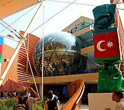 Azerbaidžanas. Technologi&scaron;kai visai įdomus paviljonas, matosi, kad jiems itin svarbu pasirodyti modernia valstybe.