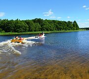 Nevėžos ežere &ndash; ant trivietės padangos