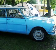 &bdquo;Citro&euml;n 2CV&ldquo; klubo i&scaron; Suomijos nariai vie&scaron;i Kauno kempinge