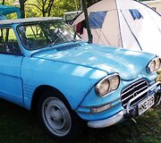 &bdquo;Citro&euml;n 2CV&ldquo; klubo i&scaron; Suomijos nariai vie&scaron;i Kauno kempinge