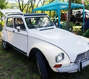 &bdquo;Citro&euml;n 2CV&ldquo; klubo i&scaron; Suomijos nariai vie&scaron;i Kauno kempinge
