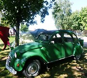 &bdquo;Citro&euml;n 2CV&ldquo; klubo i&scaron; Suomijos nariai vie&scaron;i Kauno kempinge