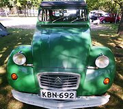 &bdquo;Citro&euml;n 2CV&ldquo; klubo i&scaron; Suomijos nariai vie&scaron;i Kauno kempinge