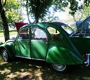 &bdquo;Citro&euml;n 2CV&ldquo; klubo i&scaron; Suomijos nariai vie&scaron;i Kauno kempinge