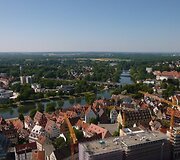 Vaizdas nuo Ulmo katedros viršaus, kitapus Dunojaus &ndash; Naujasis Ulmas