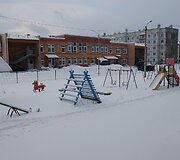 Vaizdas per miegamojo langą