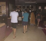 Vie&scaron;bučio svečiai i&scaron; kambarių i&scaron;bėgo kaip stovi &ndash; su naktiniais, &scaron;ortais
