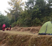 Nepalas. Prie tibetiečių vienuolyno