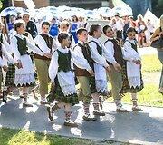 Bir&scaron;tonas kviečia &scaron;vęsti ir linksmintis kartu